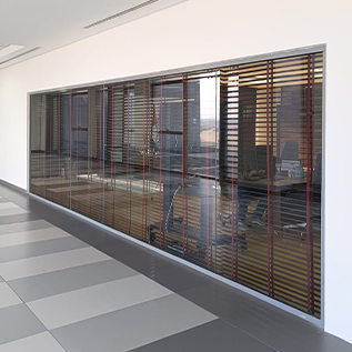 CURTAIN WALL FRAME WITH GLASS